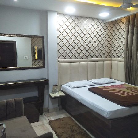 Hotel Brown Лудяна Екстериор снимка