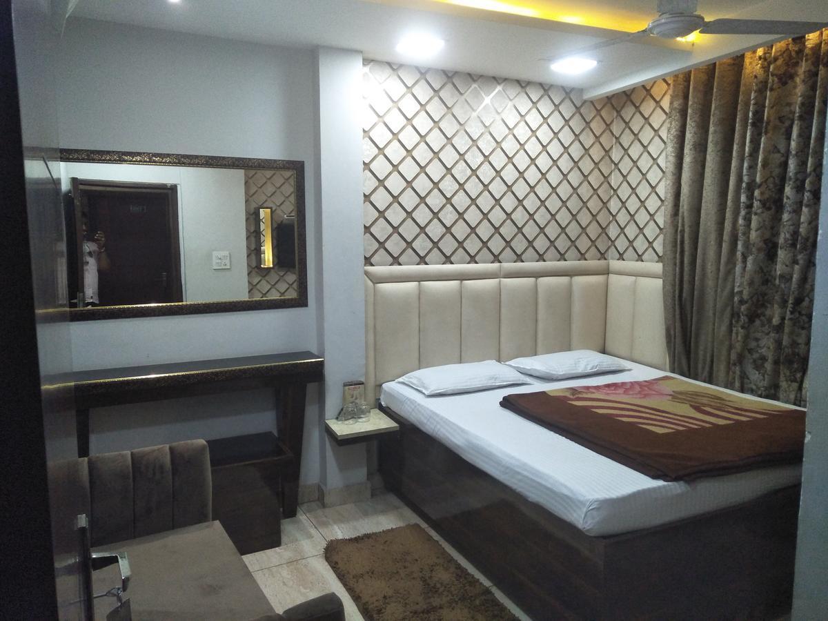 Hotel Brown Лудяна Екстериор снимка